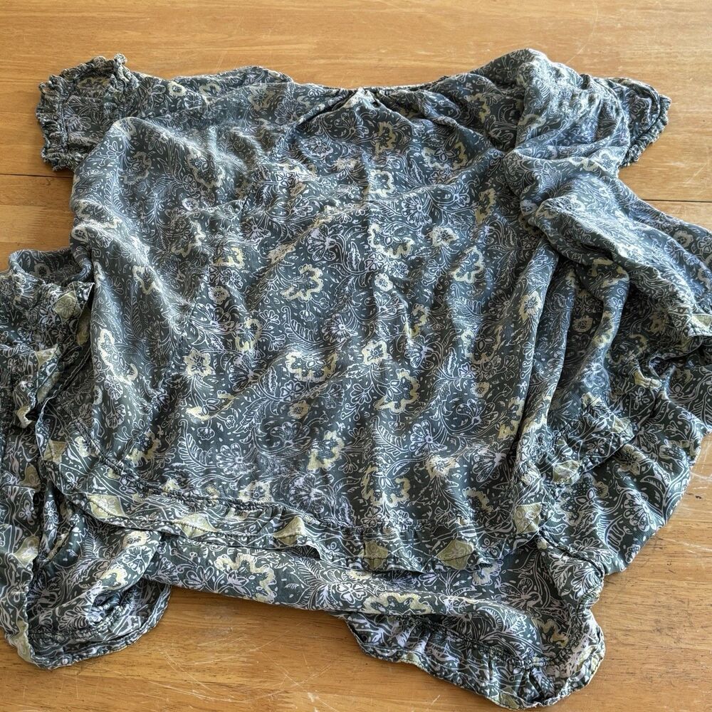 Natalie Martin Top Size M/L 24” P2P Green Very Short Sleeves w Ruffled Ends - Picture 2 of 9
